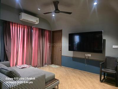 Bedroom Image of 3141 Sq.ft 4 BHK Apartment / Flat for rent in Darshanam Club Life, Undera Vadodara for Rs. 80000
