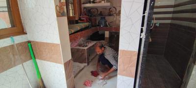 Bathroom Image of 500 Sq.ft 1.5 BHK Independent House for rent in Arjunganj Lucknow for Rs. 8000