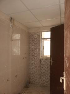 Common Bathroom Image of 1100 Sq.ft 2.5 BHK Apartment / Flat for sale in Amrapali Verona Heights, Noida Extension Greater Noida for Rs. 8524100