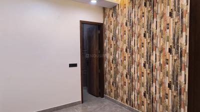 Bedroom Image of 1000 Sq.ft 3 BHK Builder Floor for sale in Govindpuri New Delhi for Rs. 6500000
