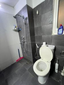 Bathroom Image of 2400 Sq.ft 4.5 BHK Apartment / Flat for sale in Mahagun Moderne, Sector 78 Noida for Rs. 36500000