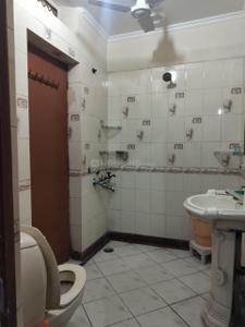 Bathroom Image of 800 Sq.ft 1 BHK Independent House for rent in Sector 31 Noida for Rs. 18500