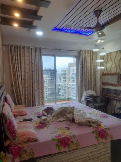 Karia Oasis Main Image 1