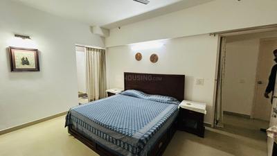 Bedroom Image of 1090 Sq.ft 2 BHK Apartment / Flat for sale in Mahagun Moderne, Sector 78 Noida for Rs. 17800000