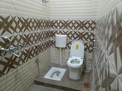 Bathroom Image of 2000 Sq.ft 4 BHK Independent House for rent in Ashok Nagar Varanasi for Rs. 25000