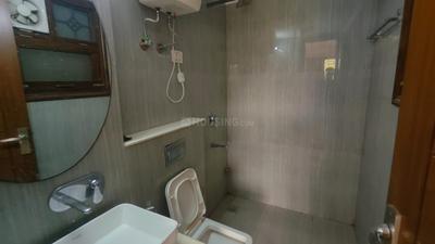 Bathroom Image of 2400 Sq.ft 3 BHK Builder Floor for rent in Sector 46 Gurgaon for Rs. 55000