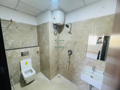 Bathroom Image of 1650 Sq.ft 3 BHK Apartment / Flat for rent in Mantra Orchard Heights, Bawadiya Kalan Bhopal for Rs. 30000