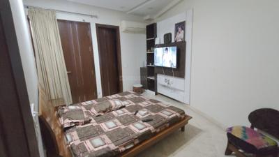 Bedroom Image of 1600 Sq.ft 3 BHK Builder Floor for sale in Moti Nagar New Delhi for Rs. 22500000