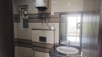 Image of 2210 Sq.ft 3 BHK Apartment / Flat for rent in Pareena Express Heights, Sector 99, Gurgaon for Rs. 40000