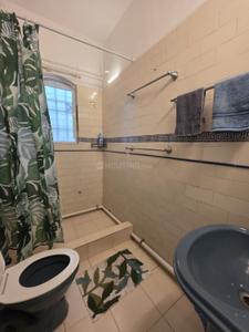 Bathroom Image of 2000 Sq.ft 3.5 BHK Apartment / Flat for rent in Sudhir Amrapali Complex, Kalyani Nagar Pune for Rs. 125000