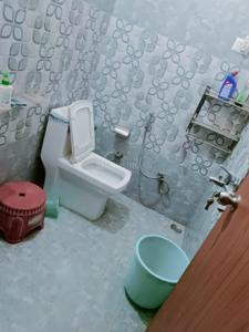 Bathroom Image of 800 Sq.ft 1 BHK Independent House for rent in Kamta Lucknow for Rs. 7000