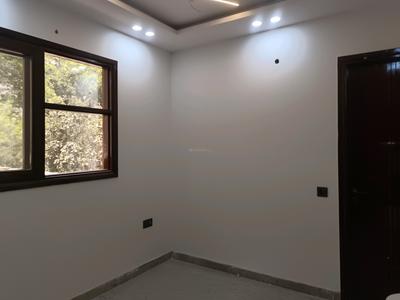 Bedroom Image of 1000 Sq.ft 3 BHK Builder Floor for sale in Pitampura New Delhi for Rs. 23500000
