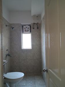 Common Bathroom Image of 960 Sq.ft 2 BHK Apartment / Flat for sale in Paras Tierea, Sector 137 Noida for Rs. 8000000