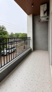 Balcony Image of 690 Sq.ft 1 BHK Builder Floor for rent in Shapoorji Pallonji The Dualis, Sector 46 Gurgaon for Rs. 39000