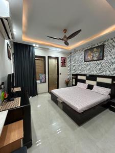 Bedroom Image of 2205 Sq.ft 4 BHK Builder Floor for sale in Surya Niketan, Anand Vihar New Delhi for Rs. 45000000
