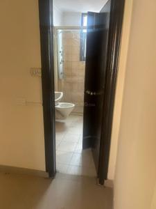 Bathroom Image of 1900 Sq.ft 3 BHK Apartment / Flat for sale in Peer Muchalla Zirakpur for Rs. 9500000