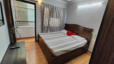 Bedroom Image of 650 Sq.ft 1 BHK Builder Floor for rent in Chittaranjan Park New Delhi for Rs. 35000