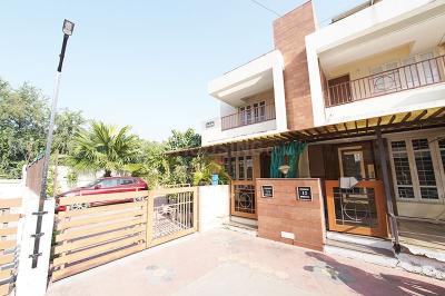 Balcony Image of 3200 Sq.ft 3 BHK Villa for sale in Suryaansh Vedura, Chandkheda Ahmedabad for Rs. 32500000