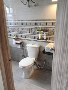 Bathroom Image of 1925 Sq.ft 4 BHK Apartment / Flat for sale in Dhakuria Kolkata for Rs. 12500000