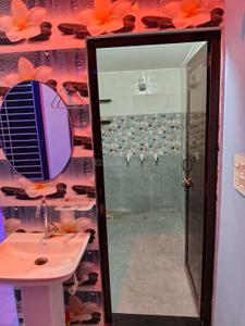 Bathroom Image of 750 Sq.ft 2 BHK Independent House for rent in Gayatri Nagar Gwalior for Rs. 6000
