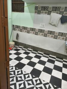 Bathroom Image of 900 Sq.ft 2 BHK Independent House for rent in Sector 42 Noida for Rs. 25000