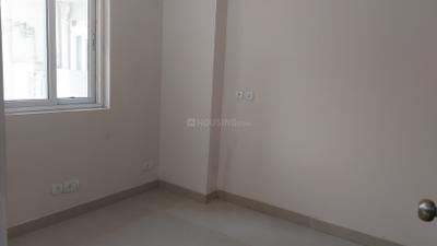 Image of 1250 Sq.ft 2 BHK Apartment / Flat for rent in Mahagun Moderne, Sector 78, Noida for Rs. 36000