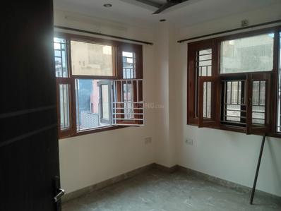 Bedroom Image of 826 Sq.ft 2 BHK Builder Floor for rent in Preet Vihar New Delhi for Rs. 16000