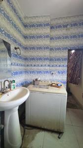 Bathroom Image of 400 Sq.ft 1 BHK Apartment / Flat for rent in Pitampura New Delhi for Rs. 18000