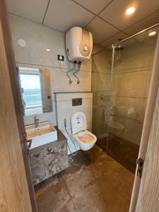 Bathroom Image of 3460 Sq.ft 3.5 BHK Apartment / Flat for rent in Supertech Supernova, Sector 94 Noida for Rs. 120000