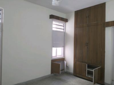 Bedroom Image of 1250 Sq.ft 3 BHK Apartment / Flat for rent in Vikaspuri New Delhi for Rs. 37000