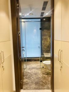 Bathroom Image of 4500 Sq.ft 4 BHK Builder Floor for sale in DLF City Phase 1, DLF Phase 1 Gurgaon for Rs. 62500000
