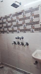 Bathroom Image of 900 Sq.ft 2 BHK Builder Floor for rent in Subhash Nagar New Delhi for Rs. 28000