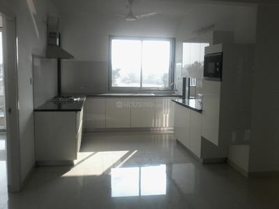 Kitchen Image of 1400 Sq.ft 3 BHK Apartment / Flat for rent in Sangath Posh, Chandkheda Ahmedabad for Rs. 35000