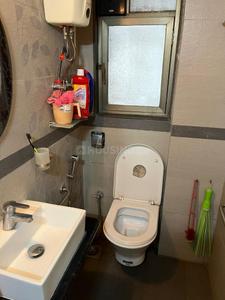 Bathroom Image of 550 Sq.ft 1 BHK Apartment / Flat for rent in La View Tower, Jacob Circle Mumbai for Rs. 60000
