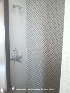 Bathroom Image of 585 Sq.ft 1 BHK Apartment / Flat for rent in Aditya Urban Homes Phase 1A, Bamheta Village Ghaziabad for Rs. 10000