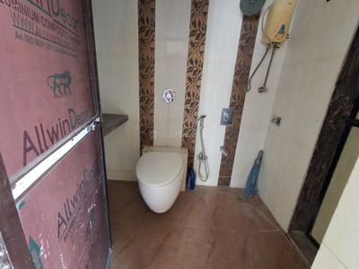 Bathroom Image of 900 Sq.ft 2 BHK Apartment / Flat for rent in Thane West Thane for Rs. 35000