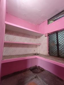 Kitchen Image of 600 Sq.ft 2 BHK Builder Floor for rent in Khalasi Line Kanpur for Rs. 7500