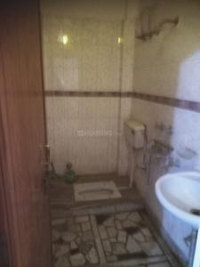 Bathroom Image of 1550 Sq.ft 2 BHK Independent House for rent in Gomti Nagar Lucknow for Rs. 15500