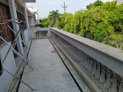 Balcony Image of 900 Sq.ft 2 BHK Independent House for rent in Sector 45 Noida for Rs. 26000