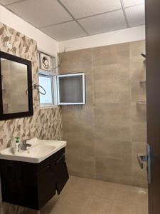 Bathroom Image of 1850 Sq.ft 3 BHK Apartment / Flat for sale in Mahagun Moderne, Sector 78 Noida for Rs. 18000000