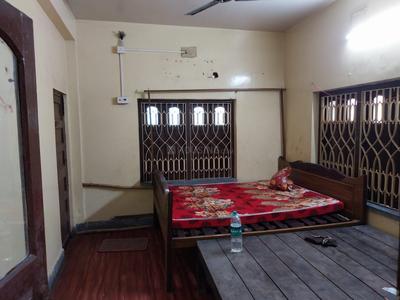 Bedroom Image of 850 Sq.ft 2 BHK Independent House for rent in Airport Gate no. 1 Kolkata for Rs. 8500