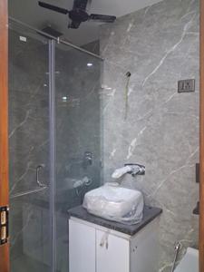 Common Bathroom Image of 1350 Sq.ft 3 BHK Builder Floor for sale in Paschim Vihar New Delhi for Rs. 25000000