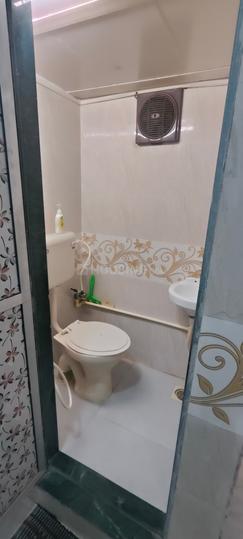 Bathroom Image of No Brokerage Radharaman's Pg in Andheri West, Mumbai