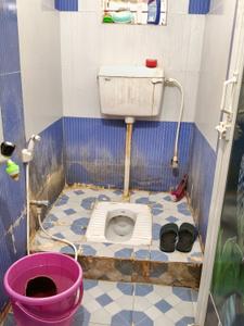 Bathroom Image of 600 Sq.ft 2 BHK Independent House for rent in Nuapada Cuttack for Rs. 3000