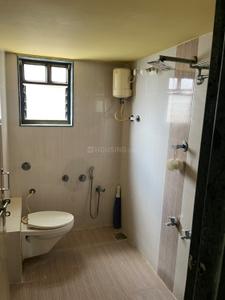 Bathroom Image of 1200 Sq.ft 2 BHK Apartment / Flat for rent in Naranpura Ahmedabad for Rs. 32000