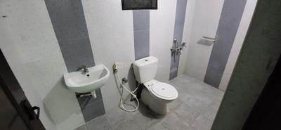 Bathroom Image of 1300 Sq.ft 3 BHK Apartment / Flat for rent in Tambaram East Chennai for Rs. 33000