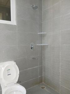 Common Bathroom Image of 1200 Sq.ft 3 BHK Builder Floor for rent in Signature Global City 92, Sector 92 Gurgaon for Rs. 28000