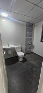 Bathroom Image of 1500 Sq.ft 3.5 BHK Apartment / Flat for sale in Kumar Palmspring Towers, Undri Pune for Rs. 13700000