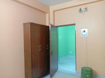 Bedroom Image of 650 Sq.ft 2 BHK Apartment / Flat for rent in Dum Dum Cantonment Kolkata for Rs. 12450