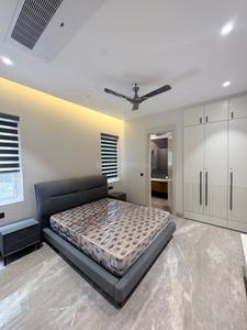 Bedroom Image of 2700 Sq.ft 4 BHK Builder Floor for sale in Anand Vihar New Delhi for Rs. 60000000